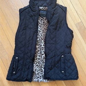 Weatherproof Black Quilted Vest with Leopard-Print Faux Fur Lining